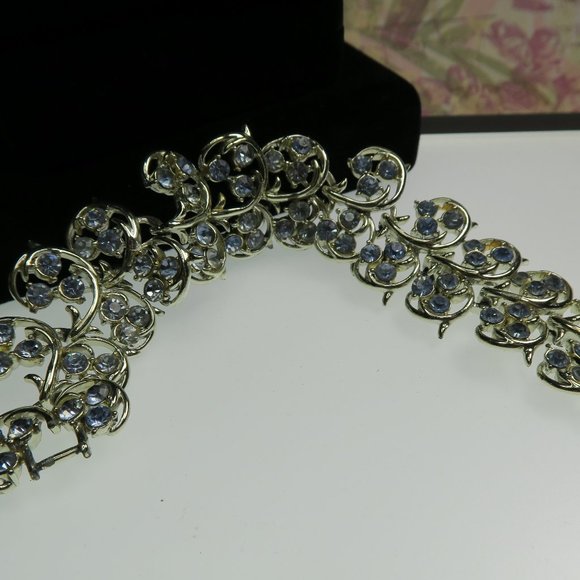 Fine Vintage Coro Blue Rhinestone Leaf Vine Bracelet - Picture 5 of 8